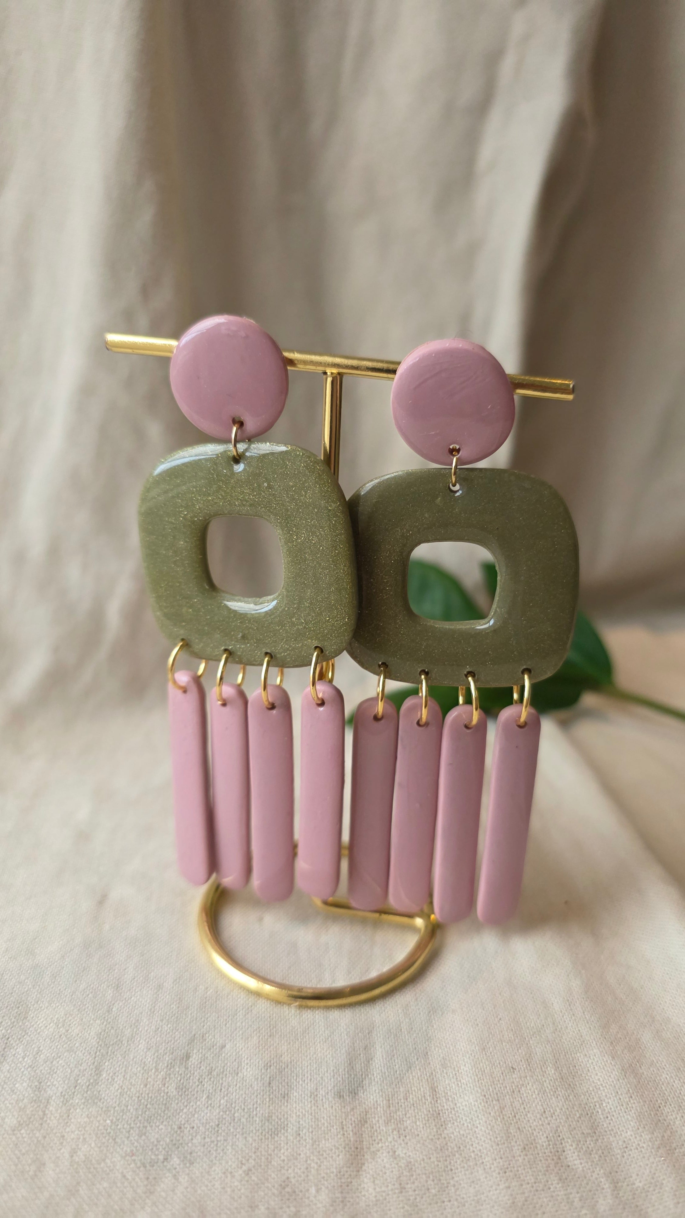 Dona (pink and green)