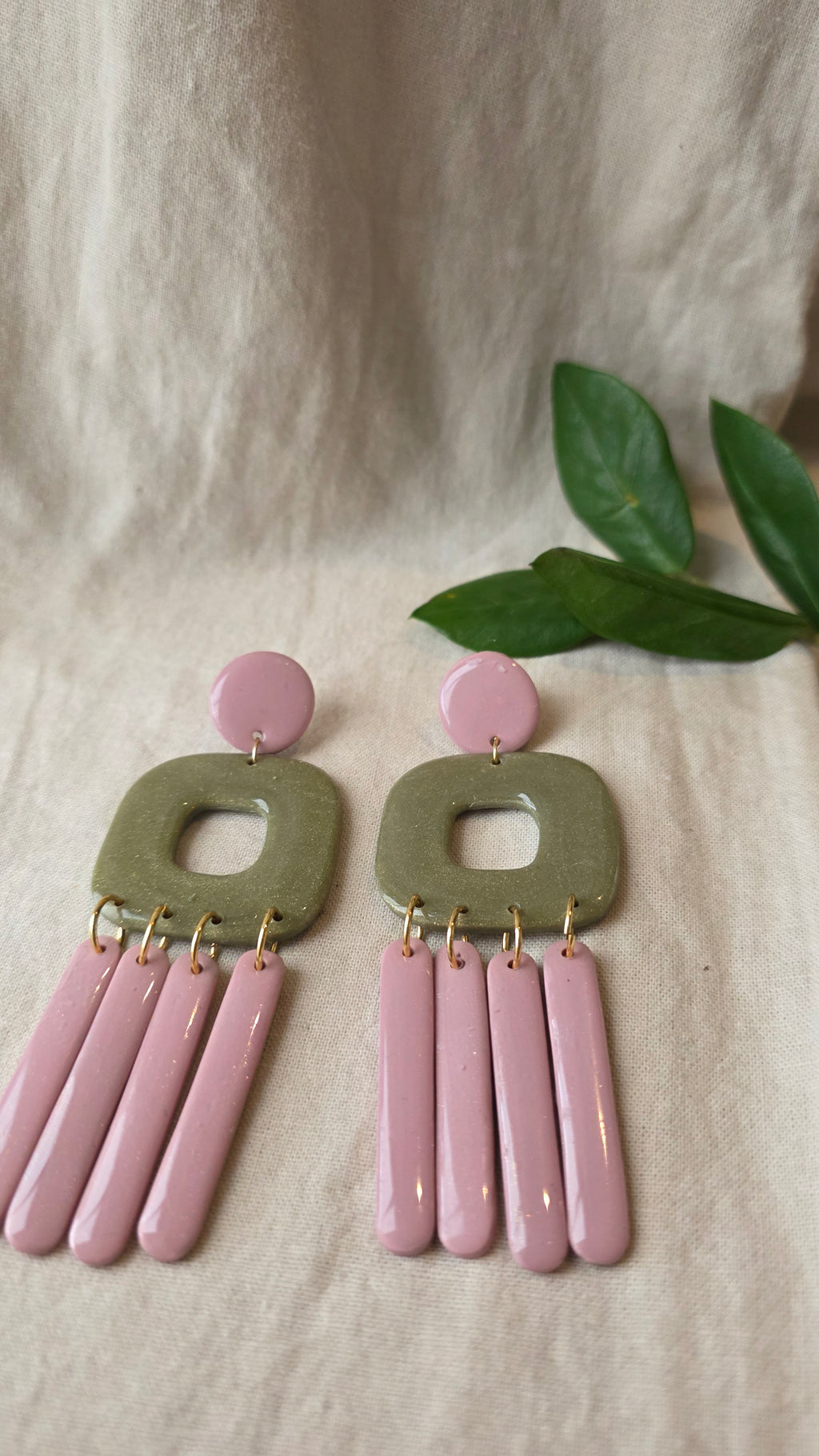 Dona (pink and green)